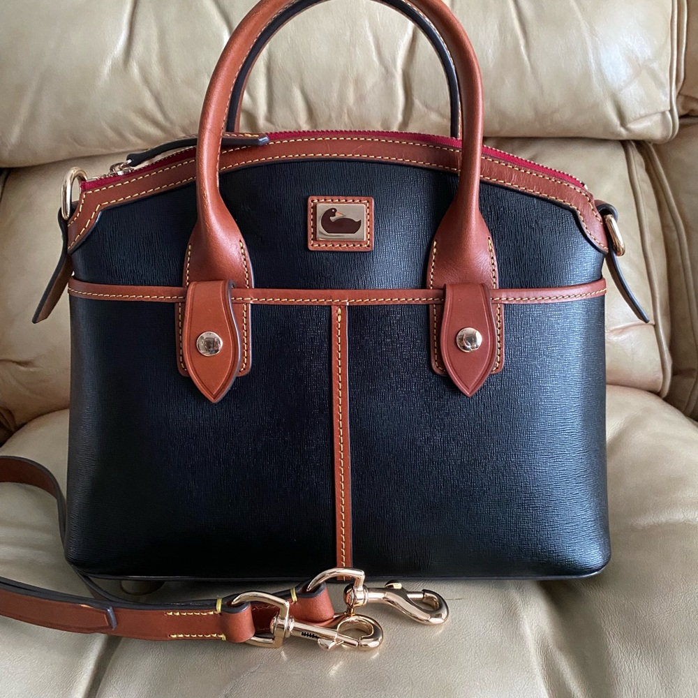 LKNW Dooney & Bourke Leather Satchel Top Handle Strap Front Pocket - Picture 15 of 15